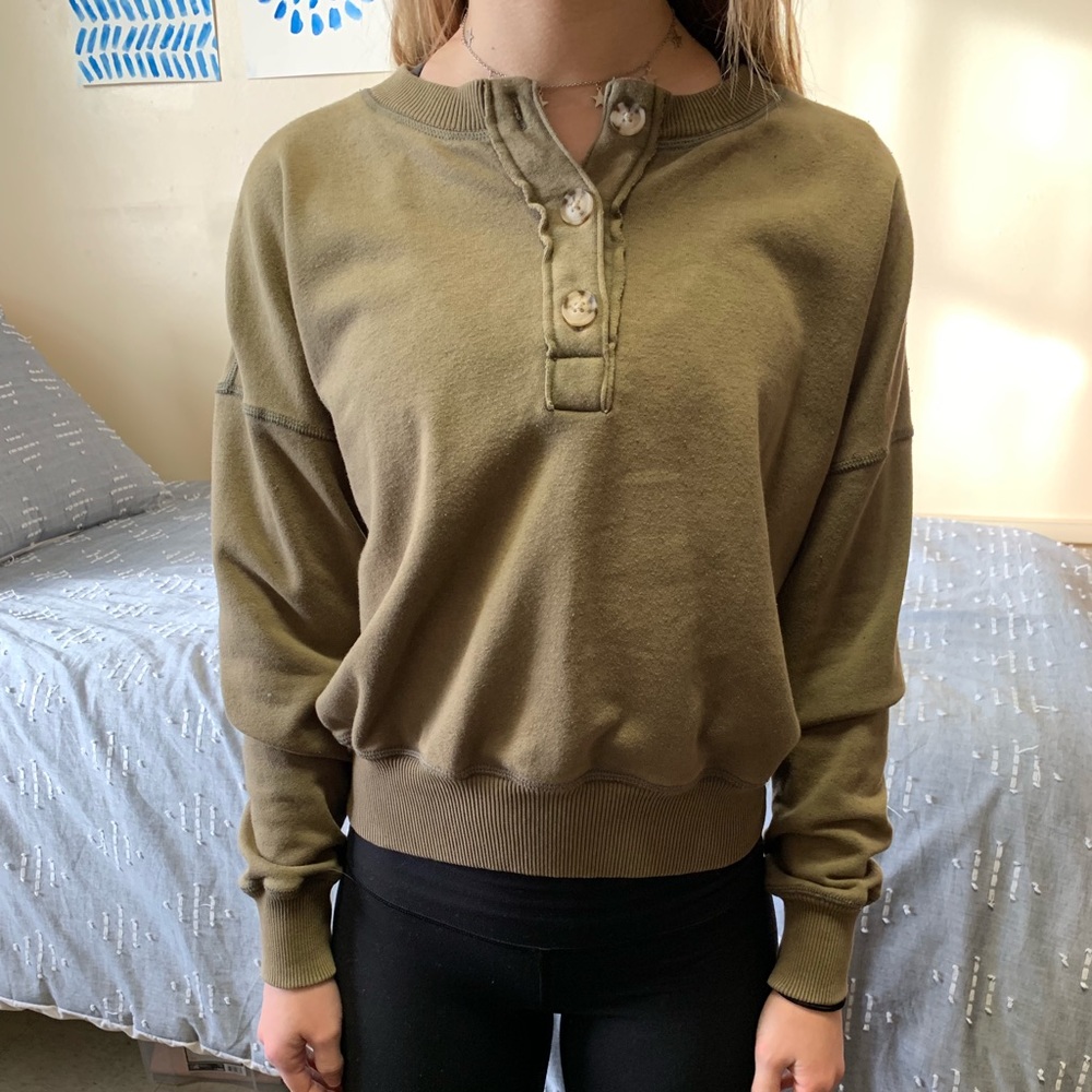 American eagle three button sweatshirt